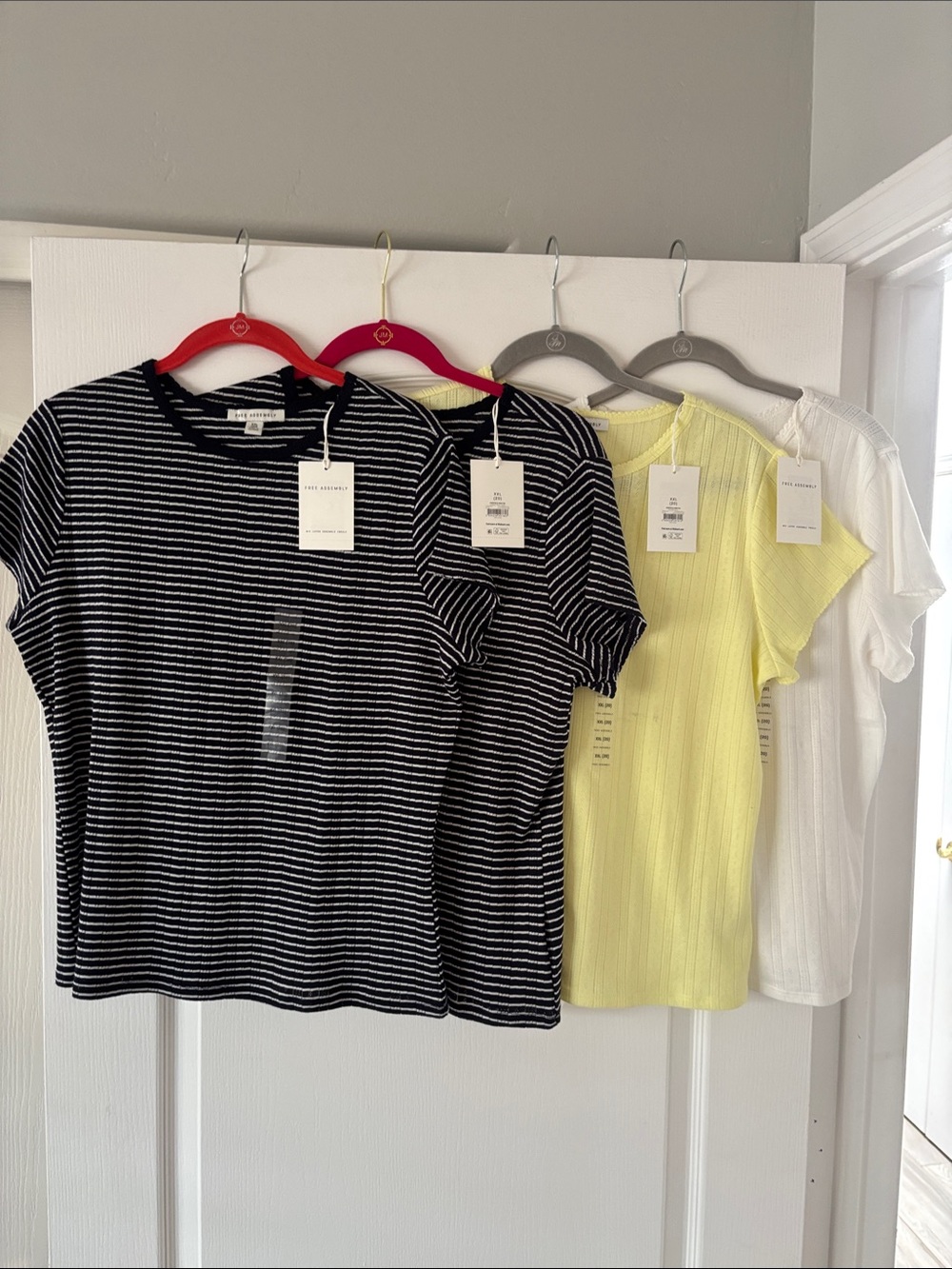 NWT FREE ASSEMBLY Short Sleeve Crew Neck Tops Bundle (4) SZ XXL-20 - Picture 13 of 13